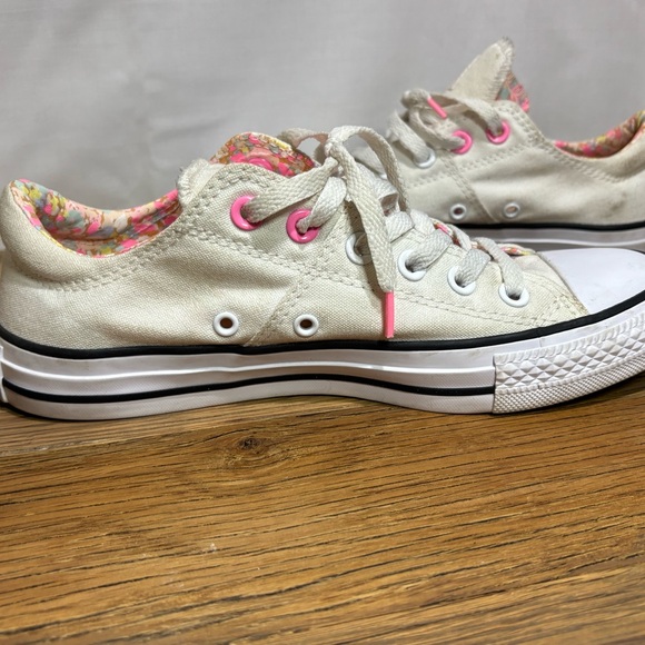 Converse Cream and Pink Low-Top Sneakers Size 8 Women’s - Picture 4 of 11